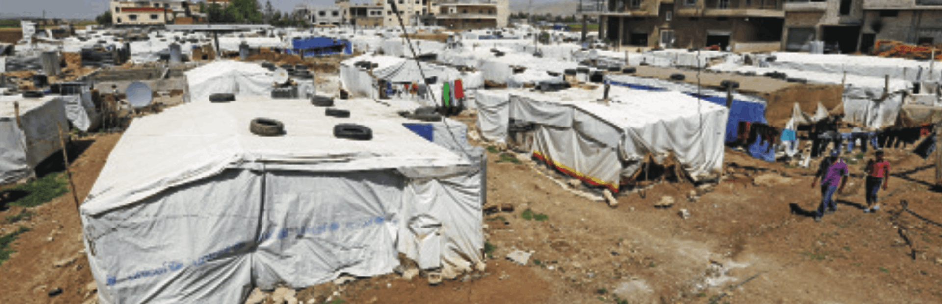 شاويش المخيماتِ السوريّةِ...  رجلُ السّلطةِ والمتحكّم الأول بأحوال اللاجئين