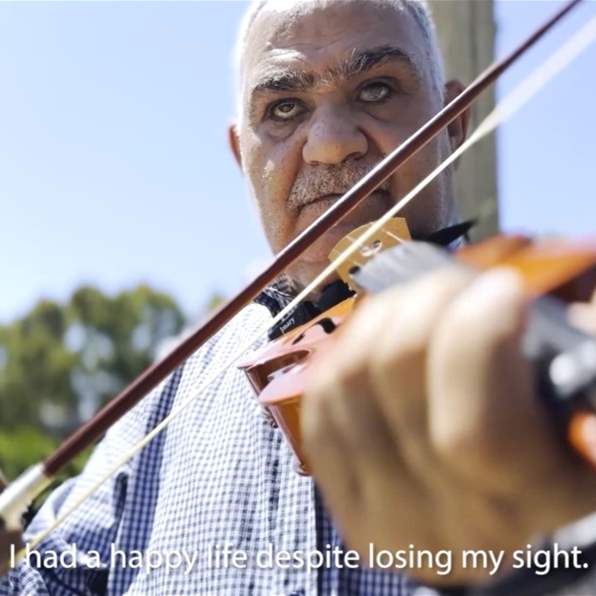 De l’obscurit&eacute; &agrave; la lumi&egrave;re: l’histoire du combat d’Abed Mohamed Asaad pour les droits des Palestiniens aveugles – Reportage par Rena El Hajj et Jana Al Hanafi