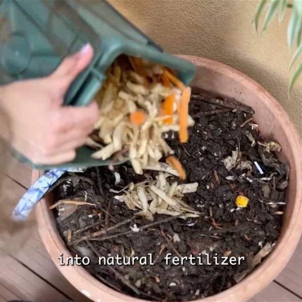 من مطبخها إلى حديقتها.. قصة كارلا في إعادة تدوير بقايا الطعام وتحسين التربة - تقرير جنى بزي