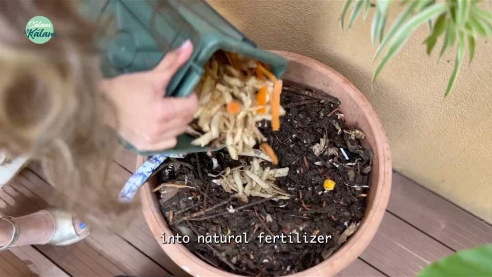 من مطبخها إلى حديقتها.. قصة كارلا في إعادة تدوير بقايا الطعام وتحسين التربة - تقرير جنى بزي